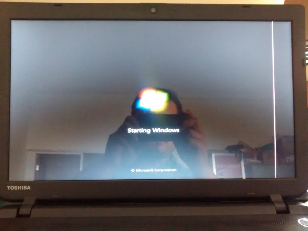 Penyebab Layar Laptop Bergaris dan solusinya